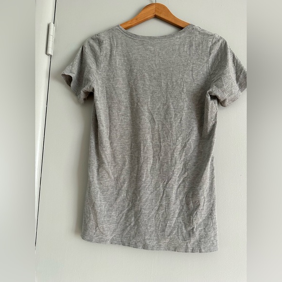 Nike women’s large Ohio state V neck t-shirt. - Picture 5 of 5